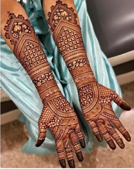 Graceful Mehendi Design For Full Hands